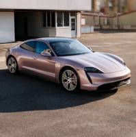 Balíček k automotive: Komise představila revizi standardů CO₂ i nový omnibus